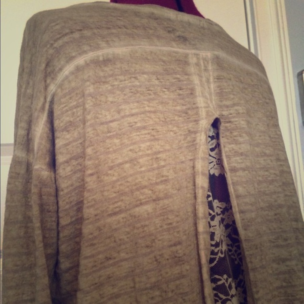 Vented Lace-Back Long Sleeve Top